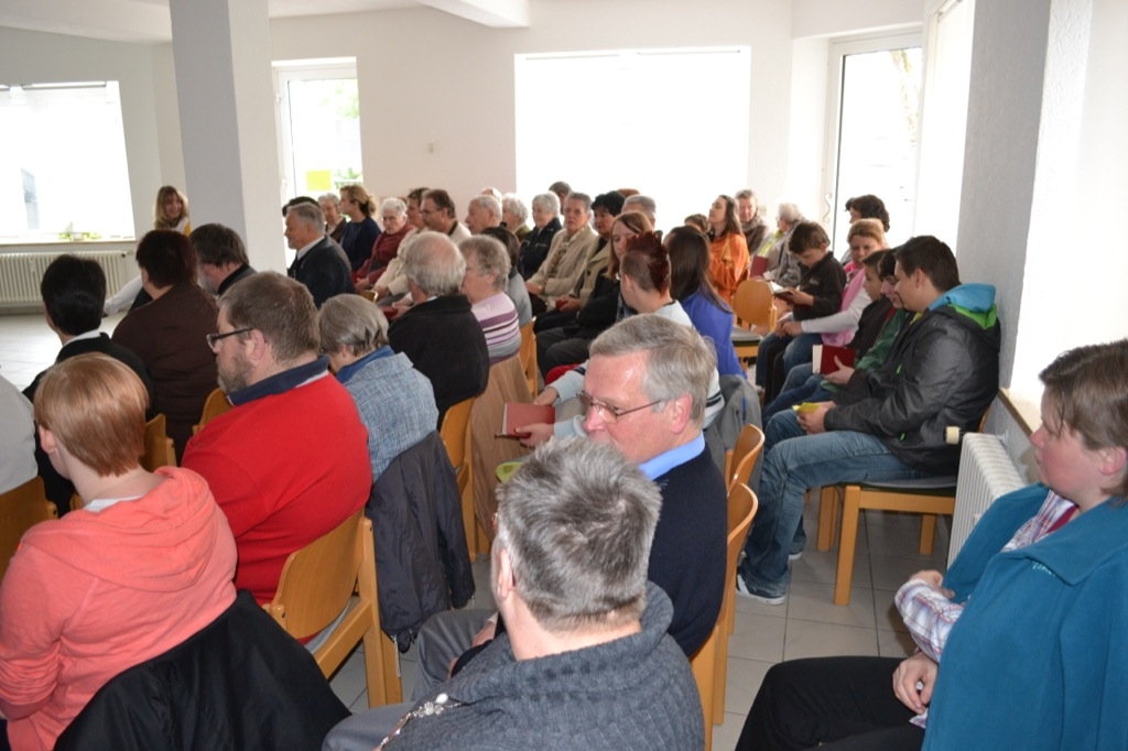 Zahlreich strömten die Besuche zum Einweihungsgottesdienst unserer neuen Hauskapelle in Görwihl